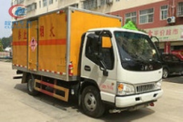 程力威CLW5072XRGH5易燃固體廂式運(yùn)輸車